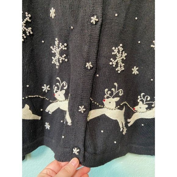 Vintage Women's Holiday Christmas Reindeer‎ and Snowflake Black Sweater Small - Picture 3 of 11